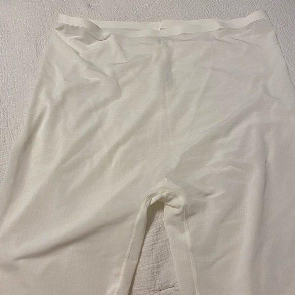 Skims Sheet Mesh Sculpt Short in Marble - Picture 6 of 6